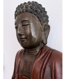 Großer Buddha aus Bronze mit Lack und Glückssymbol – China/Korea, 18. Jahrhundert, 65 cm - BR361