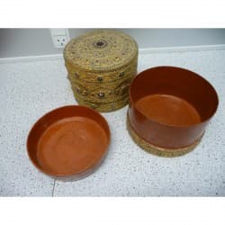 Vergoldete Bettelschale aus Lack mit Steinen - boxes - 23