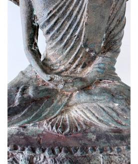 Antiker Naga-Buddha aus Bronze auf mehrteiligem Thron – Thailand, Anfang 20. Jahrhundert, 35 cm - BR362