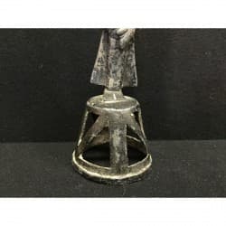 Antiker Shan-Buddha aus Bronze auf durchbrochenem Thron – Burma, 18. Jahrhundert, 10 cm - BR155