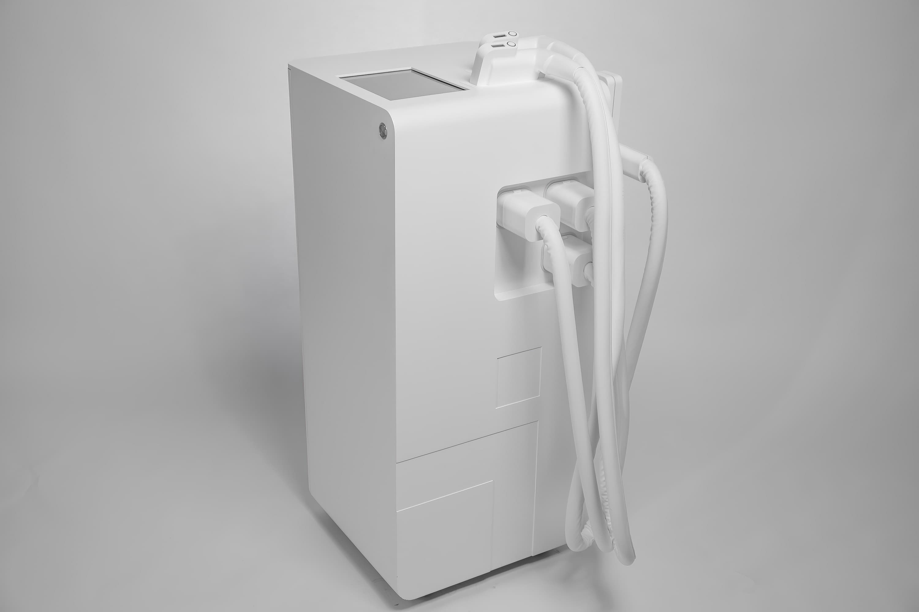 Многофункциональный аппарат iPROMAX для эпиляции, пилинга, удаления татуировок