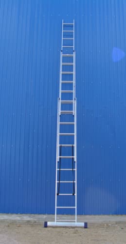 Трехсекционная лестница Alumet 3 х 13 ступеней усиленная