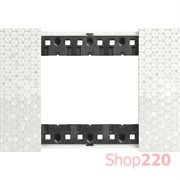 Рамка на 1 пост, 3 модуля - Итальянский стандарт. Цвет Пиксель. Bticino Living Now. KA4803MW