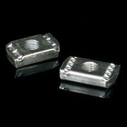 Раздвижная гайка M8, покрытие цинкхромат