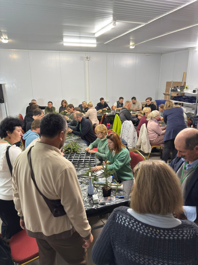 //cdn.optipic.io/site-1367/company/news/master_klass_privivka_khvoynykh_kultur_uchimsya_na_oshibkakh/WhatsApp Image 2025-10-24 at 14.43.57 (1).jpeg