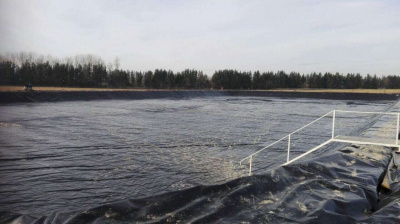 Пленка ВОДЯНОЙ толщина 400 мкм двухцветная черный / морская волна 6 x 7 метров (42 м2)