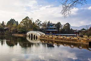 Hutong School