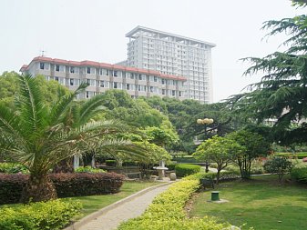 Donghua University