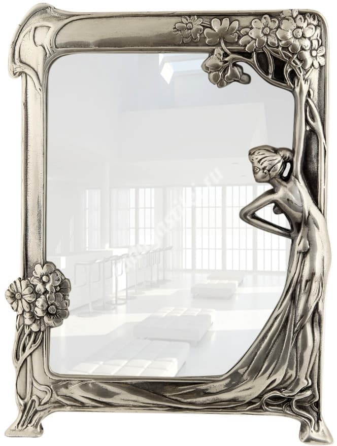 Настольное серебряное зеркало "Дама с цветами"