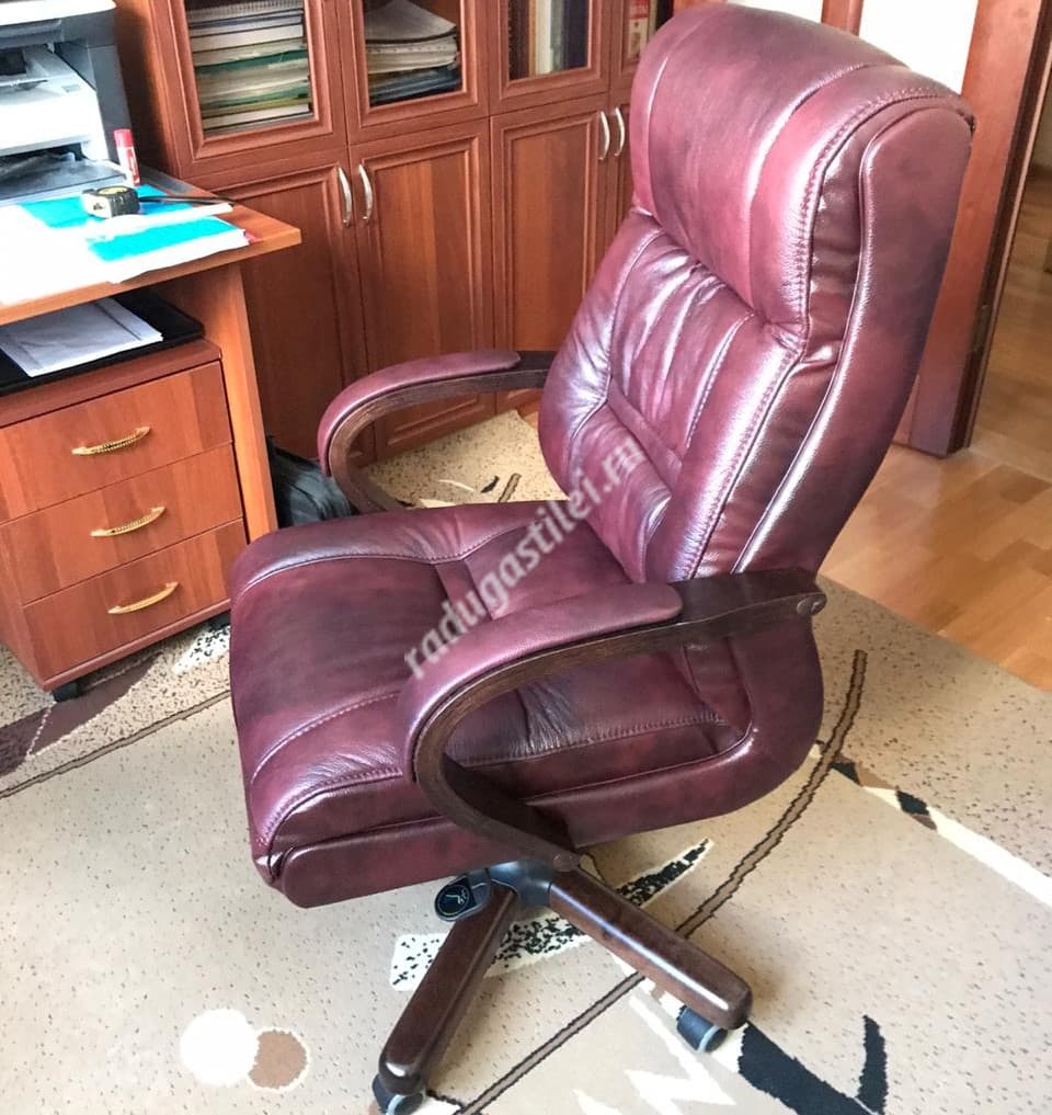 Кресло руководителя Ksimen кожаное, для компьютера