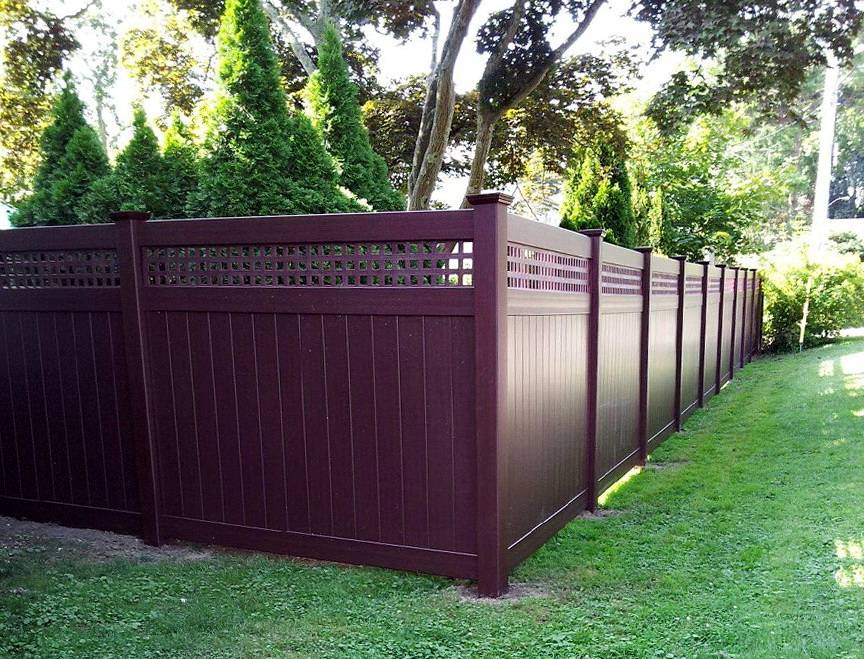 Заборы и ограды для загородного участка: пластиковый забор