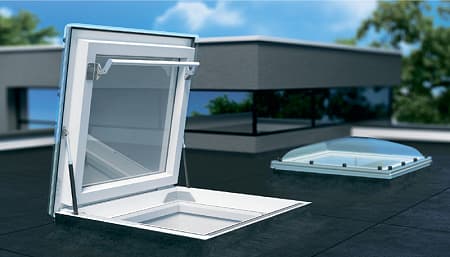 Окно-люк для плоской крыши Fakro / Факро DRC-C P2 с куполом, размер 90х90
