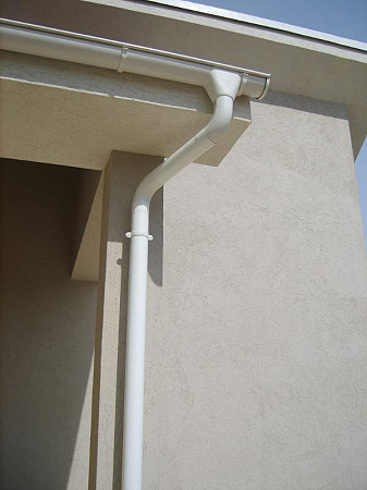 Воронка водосборная удлиненная D90 Aquasystem Pural, RR 20 мраморно-белый