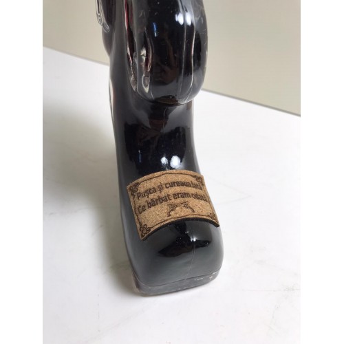 Sticla de vin in forma de pusca