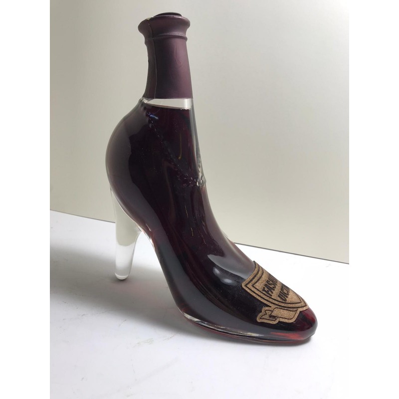 Sticla de vin in forma de pantof