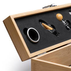 Cutie pentru vin cu 4 accesorii