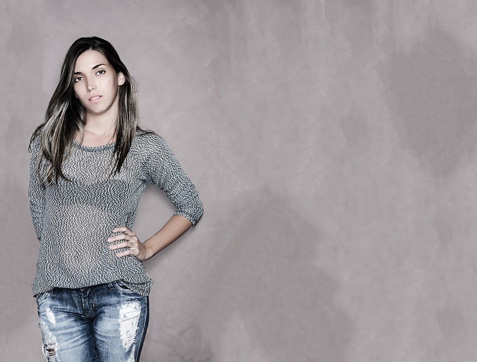 Girl with Stonewashed Jeans