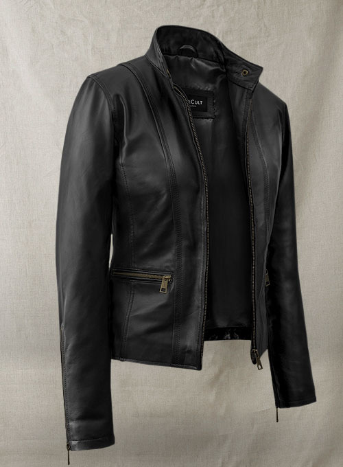 Mila Kunis Leather Jacket - Click Image to Close