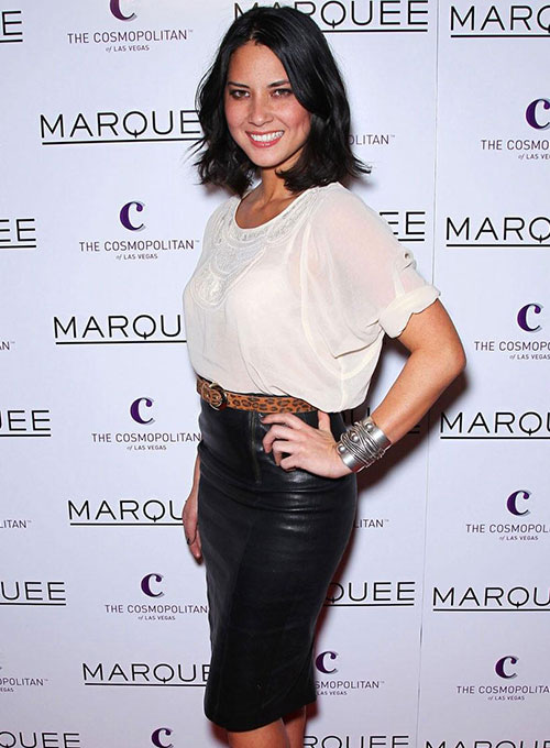 Olivia Munn Leather Skirt - Click Image to Close