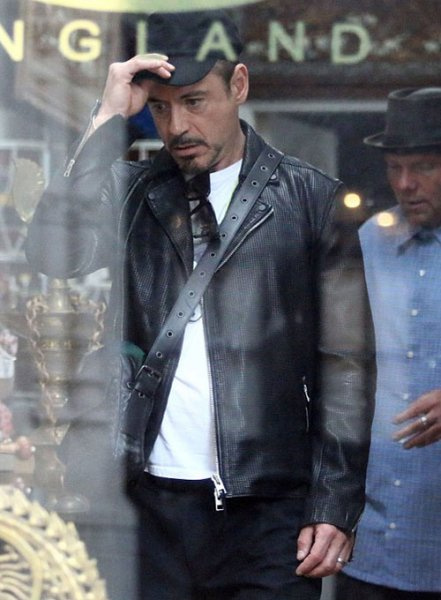 (image for) Robert Downey Jr. Leather Jacket #3