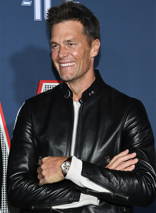 Tom Brady's coat keeps getting bigger 