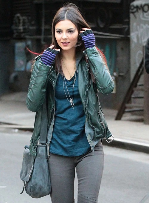 Victoria Justice Leather Jacket - Click Image to Close