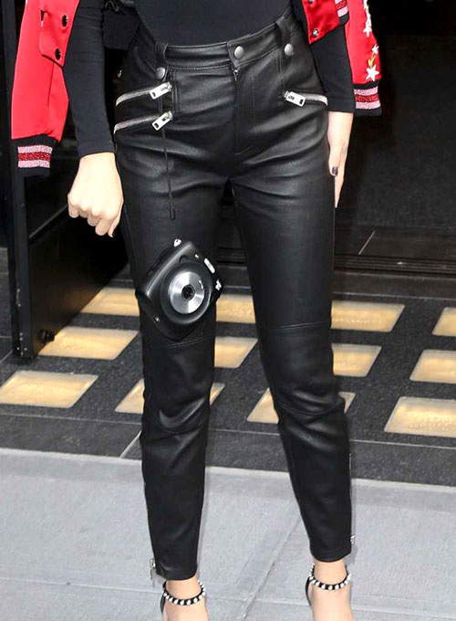 (image for) Selena Gomez Leather Pants #2 - Click Image to Close