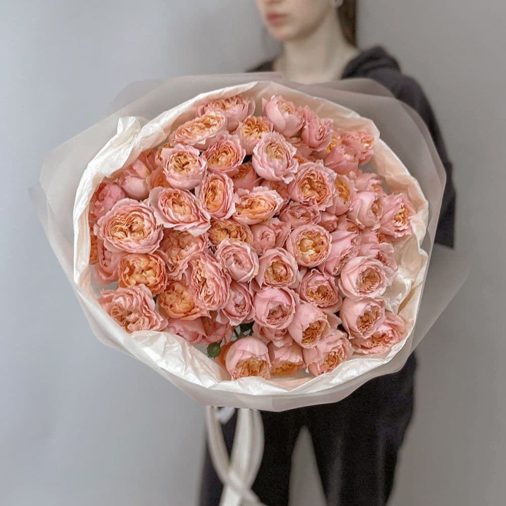 Букет из пионовидных кустовых роз Джульетта