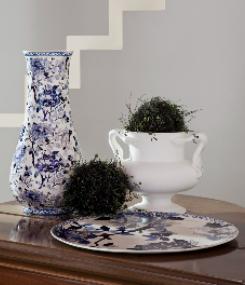 Французский фаянс Gien Коллекция ваз и декора PIVOINES BLEUES (Синие пионы) Prestige