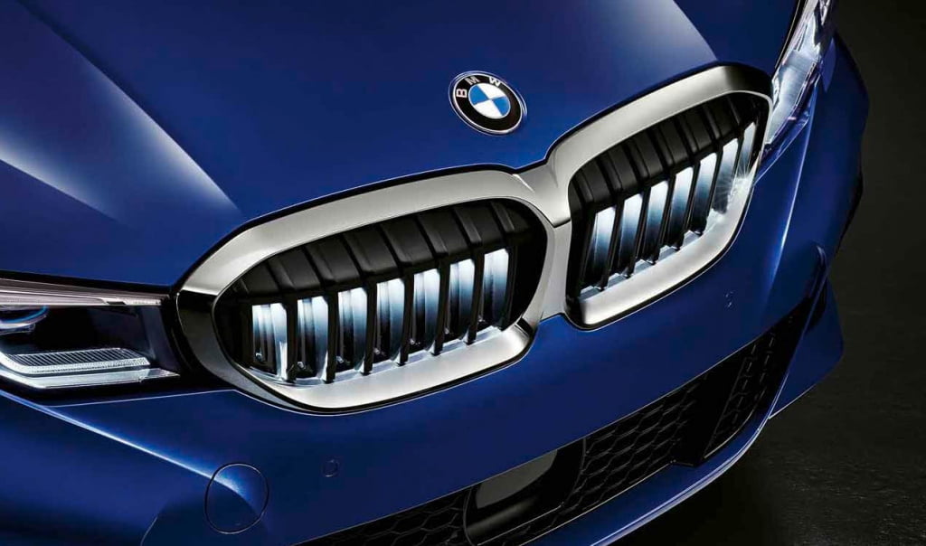 Bmw g30 решетка радиатора с подсветкой. Подсветка решетки радиатора. Iconic glow bmw g30 lci. Подсветка решетки радиатора бмв. Bmw g30 решетка радиатора с подсветкой.