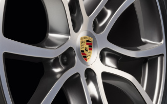 1 к-т серебристых ступичных крышек с цветным гербом Porsche