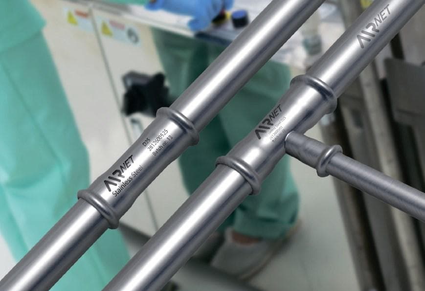 //cdn.optipic.io/site-729/blog/stati/vse-o-trubakh-dlya-szhatogo-vozdukha/Нержавеющая труба.jpg