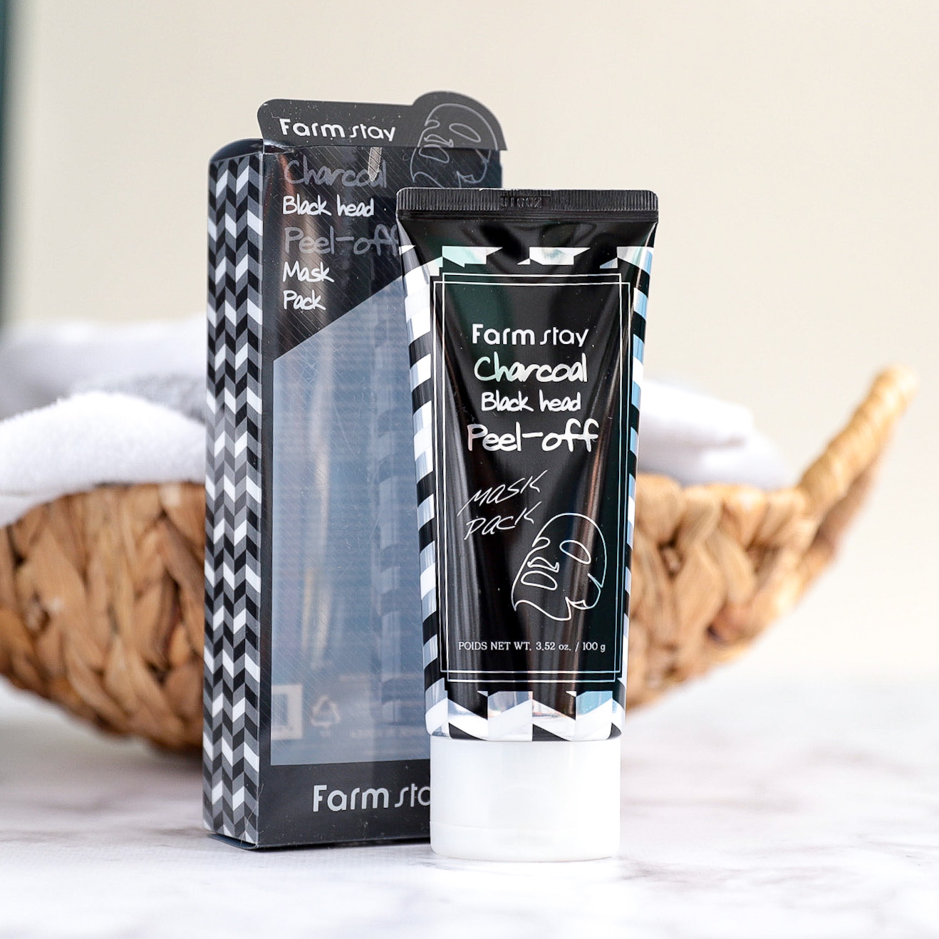 Очищающая маска-пленка с древесным углем FarmStay Charcoal Black Head Peel-off Mask Pack