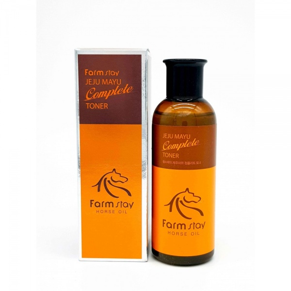 Увлажняющий тонер с лошадиным жиром FarmStay Jeju Mayu Visible Difference Toner