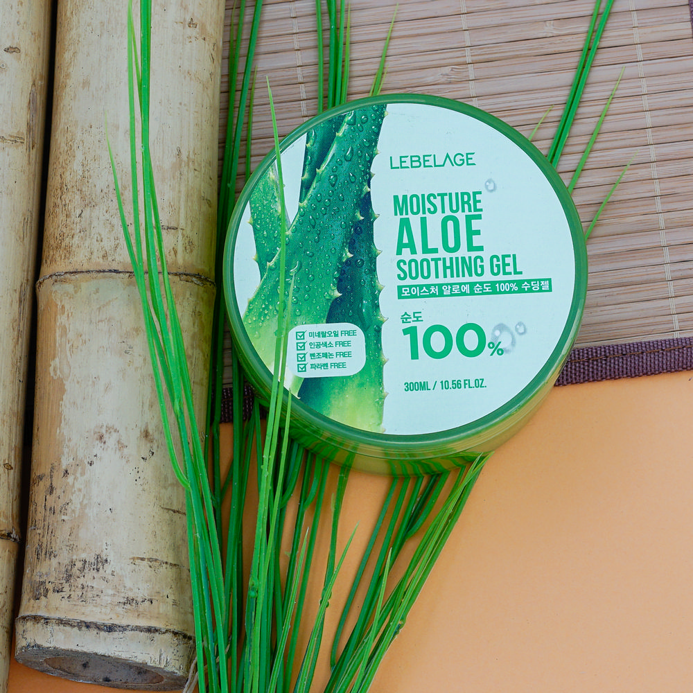Гель Универсальный успокаивающий с экстрактом алоэ 300 мл Lebelage Moisture Aloe 100% Soothing Gel