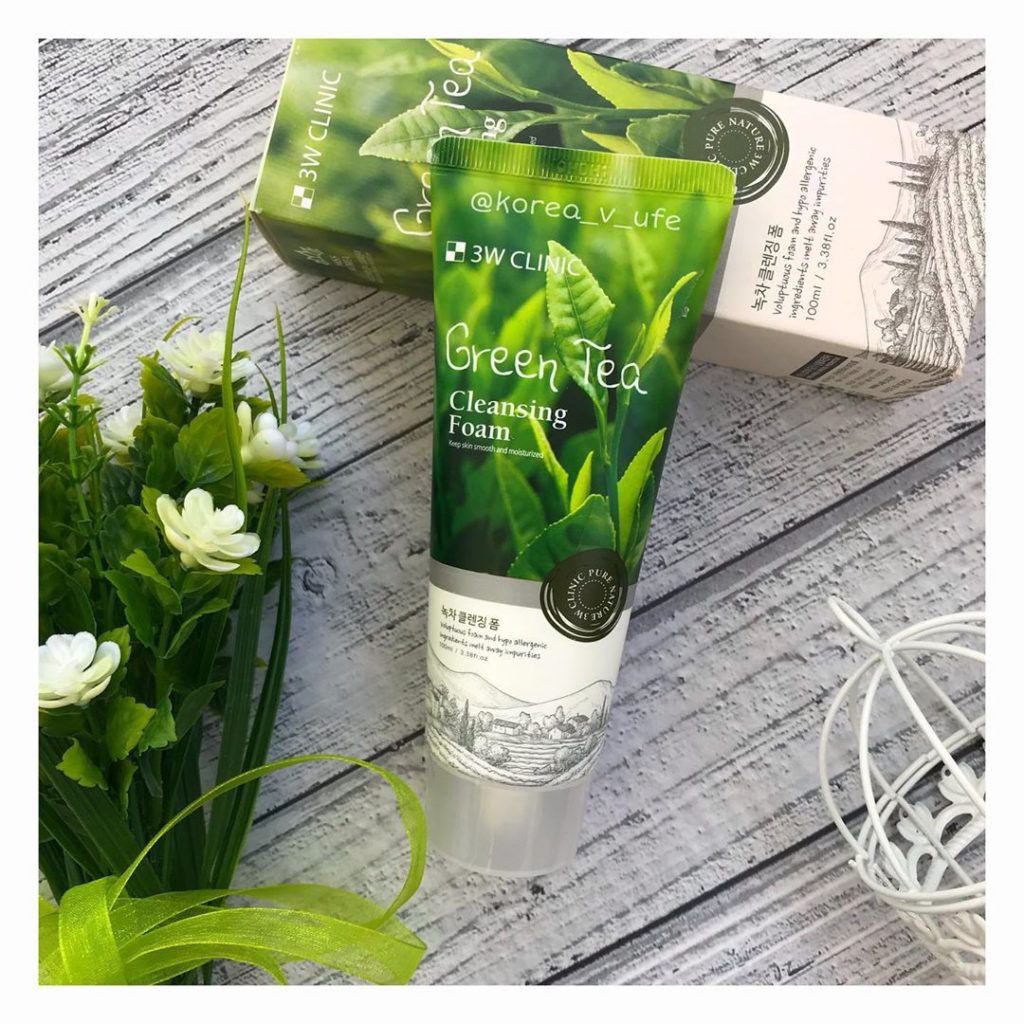 Пенка для умывания с экстрактом зелёного чая 3W CLINIC Green Tea Foam Cleansing