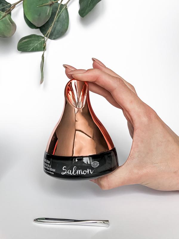 Омолаживающий крем с маслом лосося и пептидами FarmStay Salmon Oil & Peptide Vital Cream