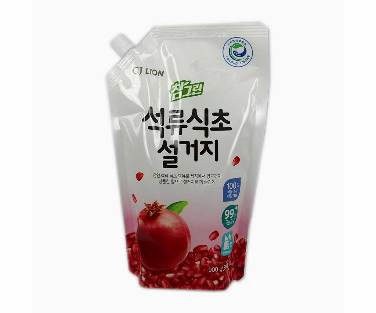 Средство для мытья посуды, овощей и фруктов (гранат) LION CHARMGREEN 900g refill