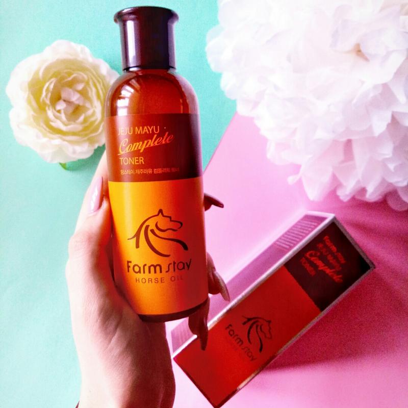 Увлажняющий тонер с лошадиным жиром FarmStay Jeju Mayu Visible Difference Toner