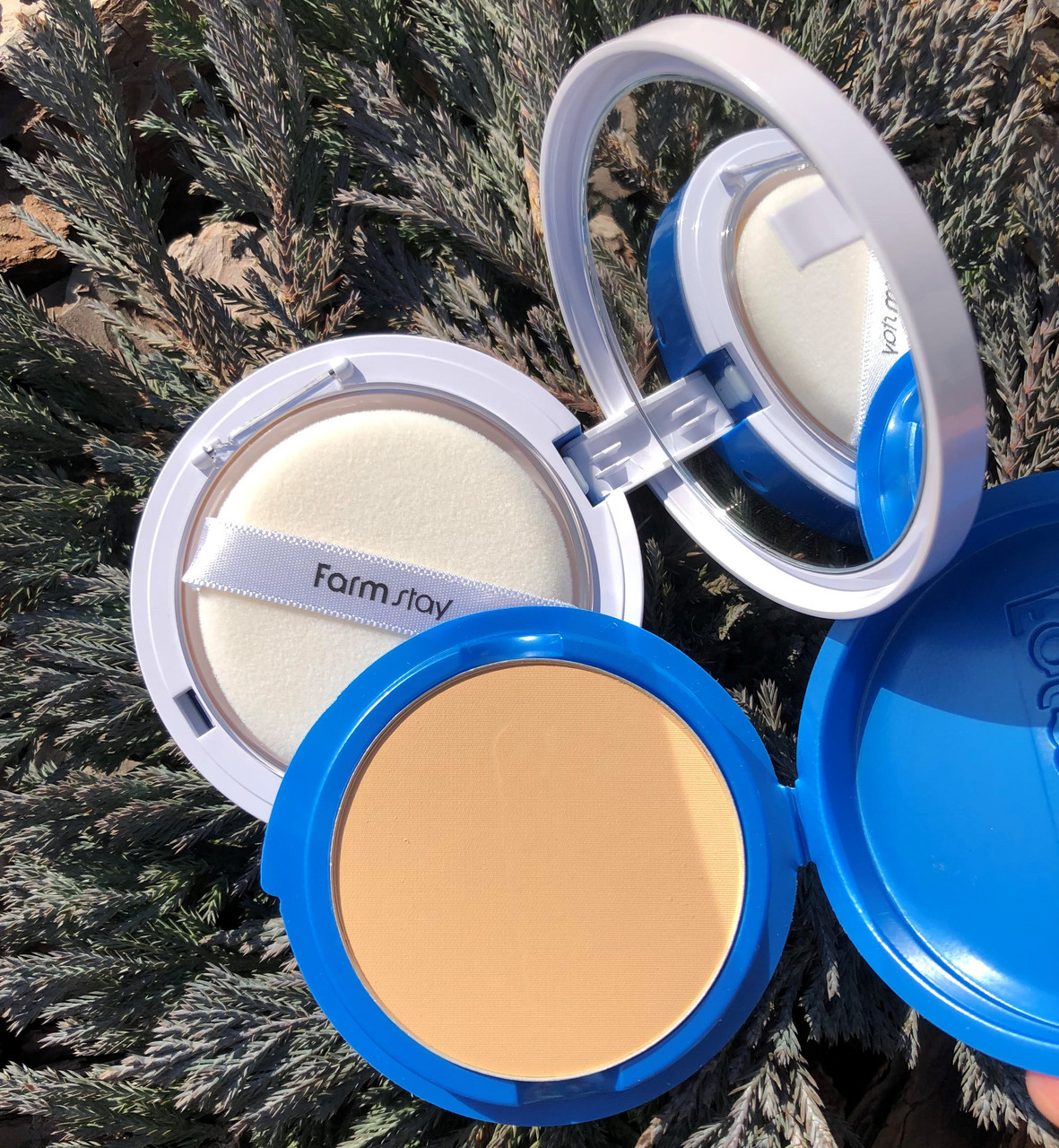 Компактная пудра с коллагеном SPF 50/PA+++ FarmStay Collagen UV Pact SPF 50/PA+++ Natural Beige