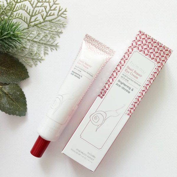 Восстанавливающий крем с улиточным муцином для кожи вокруг глаз FarmStay Snail Repair Eye Cream