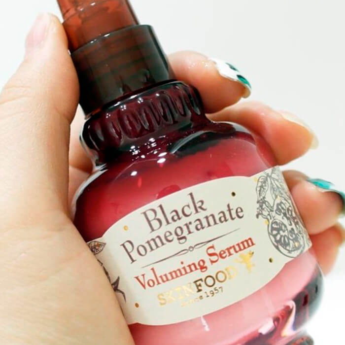 Омолаживающая сыворотка с черным гранатом SKINFOOD Black Pomegranate Voluming Serum