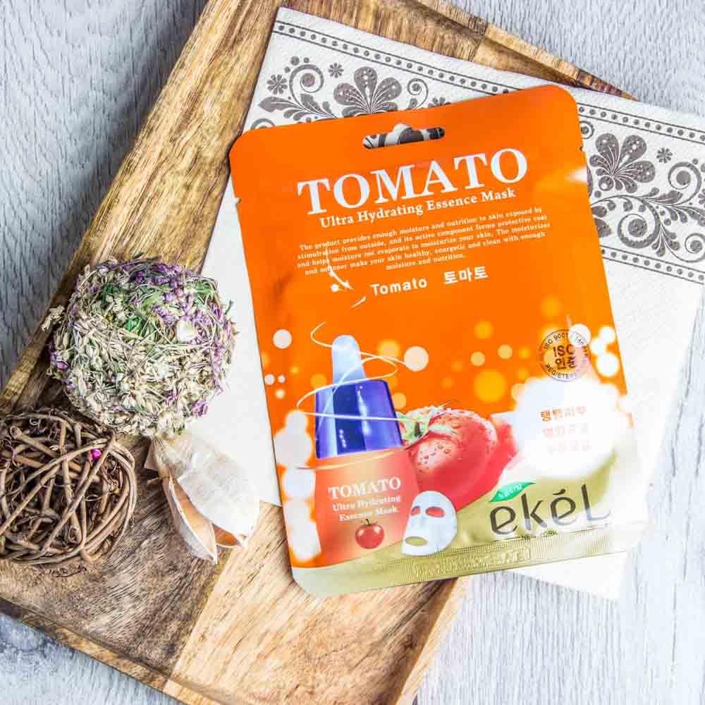 Тканевая маска для лица с экстрактом томата EKEL Tomato Ultra Hydrating Essence Mask
