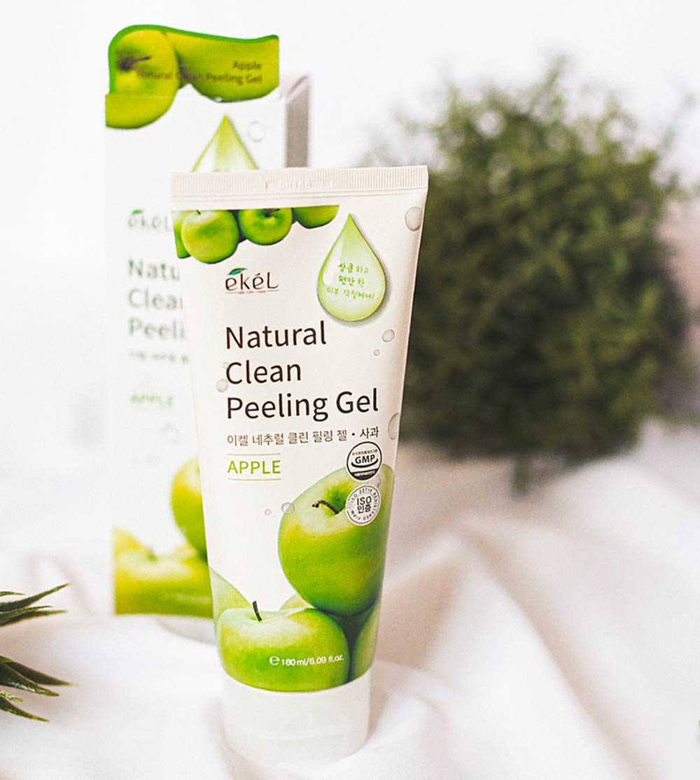 Пилинг-скатка с экстрактом зеленого яблока EKEL Natural Clean peeling gel Apple
