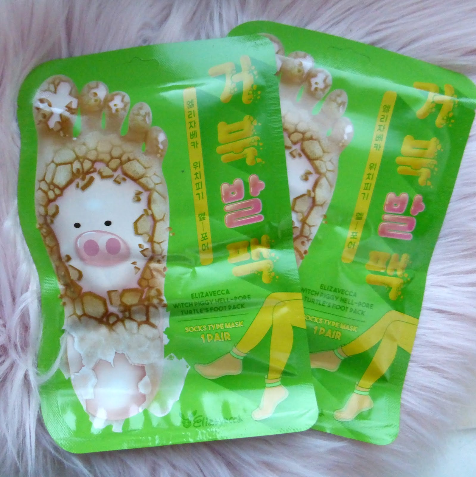 Носочки для ног Elizavecca Witch Piggy Hell-Pore Turtles Foot Pack