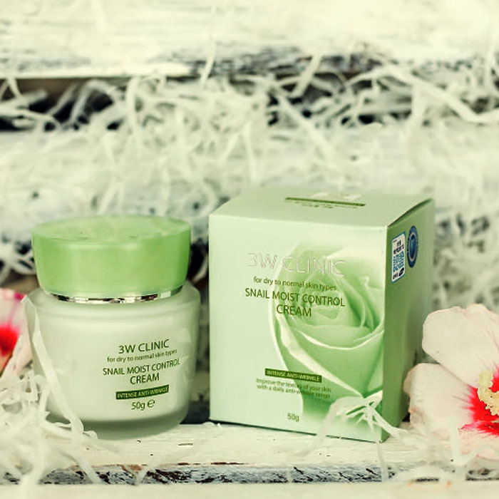 Восстанавливающий крем для лица с улиточным муцином 3W CLINIC Snail Moist Control Cream