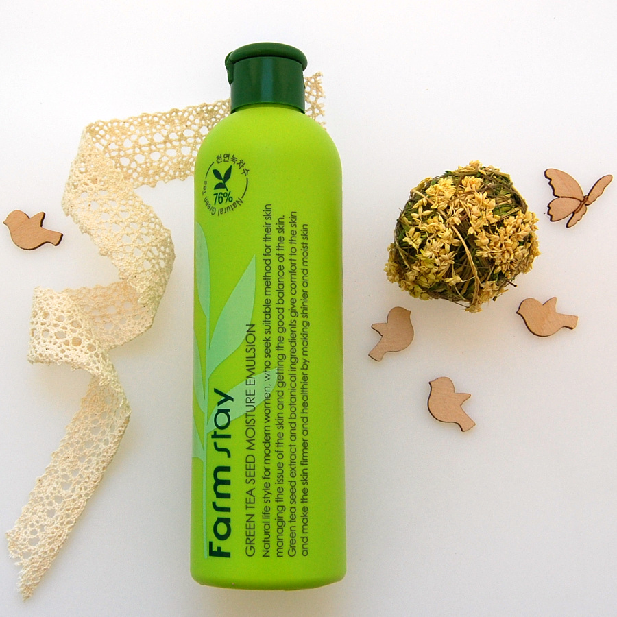Увлажняющая эмульсия с семенами зеленого чая FarmStay Green Tea Seed Moisture Emulsion