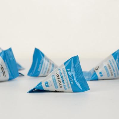 Скраб в пирамидках для очищения пор с содой и гиалуроновой кислотой FarmStay Baking Powder Hyaluronic Acid Pore Scrub