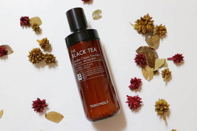 Антивозрастная эмульсия для лица с экстрактом английского черного чая TONYMOLY THE BLACK TEA London Classic Emulsion