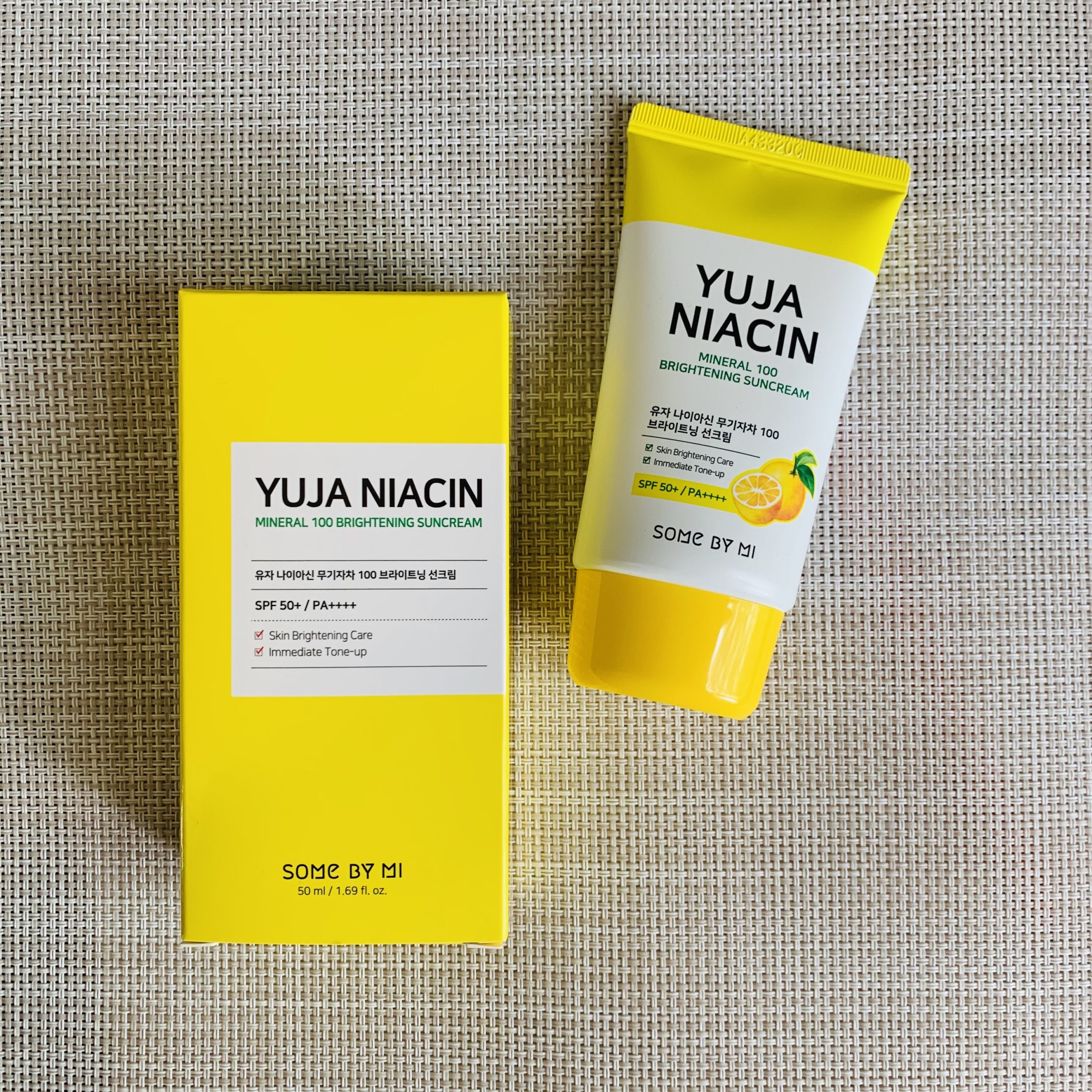 Солнцезащитный крем для лица с экстрактом юдзу SOME BY MI YUJA NIACIN MINERAL 100 BRIGHTENING SUNCREAM
